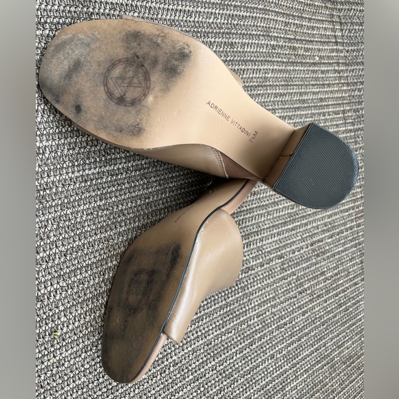 Adrienne Vittadini sandals color cognac size 71/2” 3”heel - Picture 4 of 4